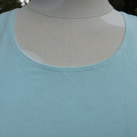 Oceanic Blue Flowy Tank Top - Picture 4 of 5